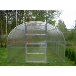 Kasvuhoone 'Baltic', 6 mm paksused polükarbonaadiplaadid, laius 3 m. Standardne poolkaarja kujundus, metallkonstruktsioon.