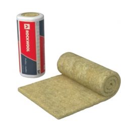 Rullis kivivillast isolatsioonimaterjal ja selle pakend. Materjal on kollakaspruun, pakendatud tihedusega 15 kg/m³.